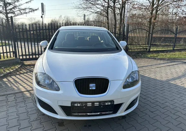 samochody osobowe Seat Leon cena 18900 przebieg: 155137, rok produkcji 2009 z Kartuzy